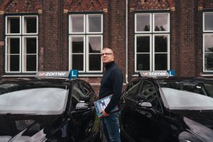 Voorbereiden op je theorie-examen met rijschool zomer